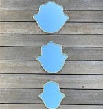 Miroirs marocains faits main avec bords dorés en forme de main de Fatima en trois tailles différentes