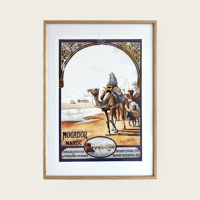 Mogador.png Kunstværk af marokkanske mænd der rider på kameler