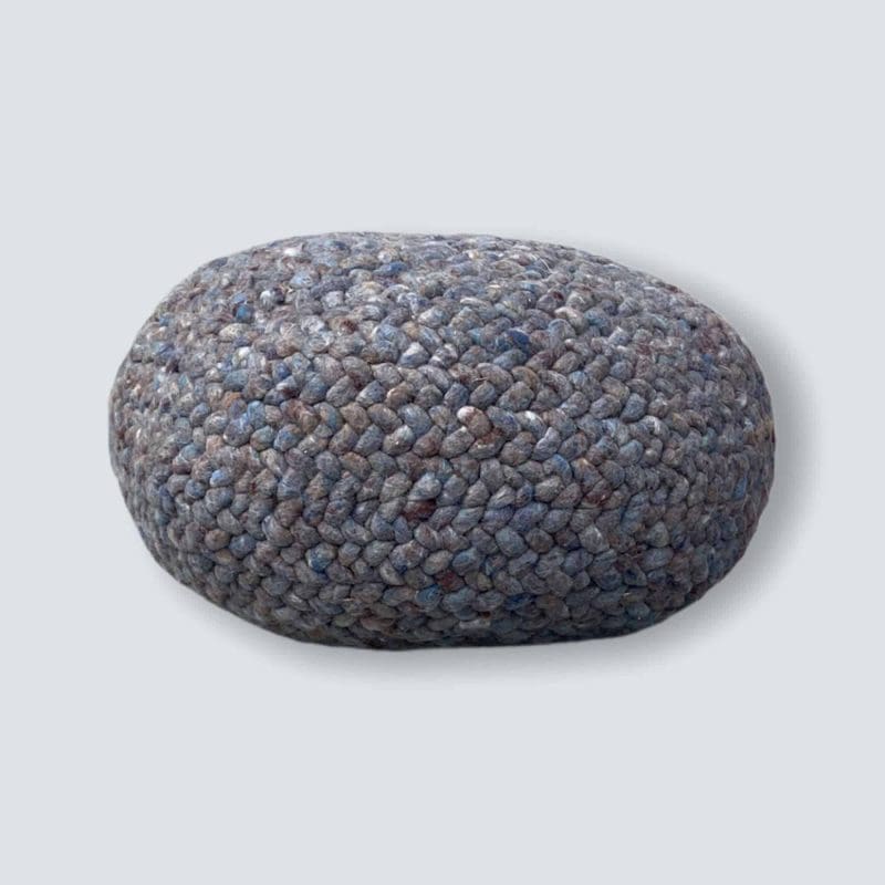 Puf I Uld Petrolblaa 800x800 1.jpg Round Moroccan hand-sewn wool pouf in petrol blue