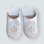 Marokkanske håndlavede slippers i hvid med mønster