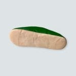 Marokkaanse handgemaakte pantoffels in het groen van de grond af aan