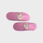 Chaussons marocains faits main en rose, d'en haut