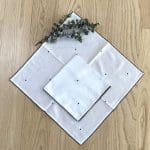 Serviettes en tissu blanc avec motif marocain brodé à la main, avec décorations