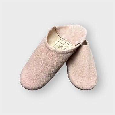 Roze suède pantoffels