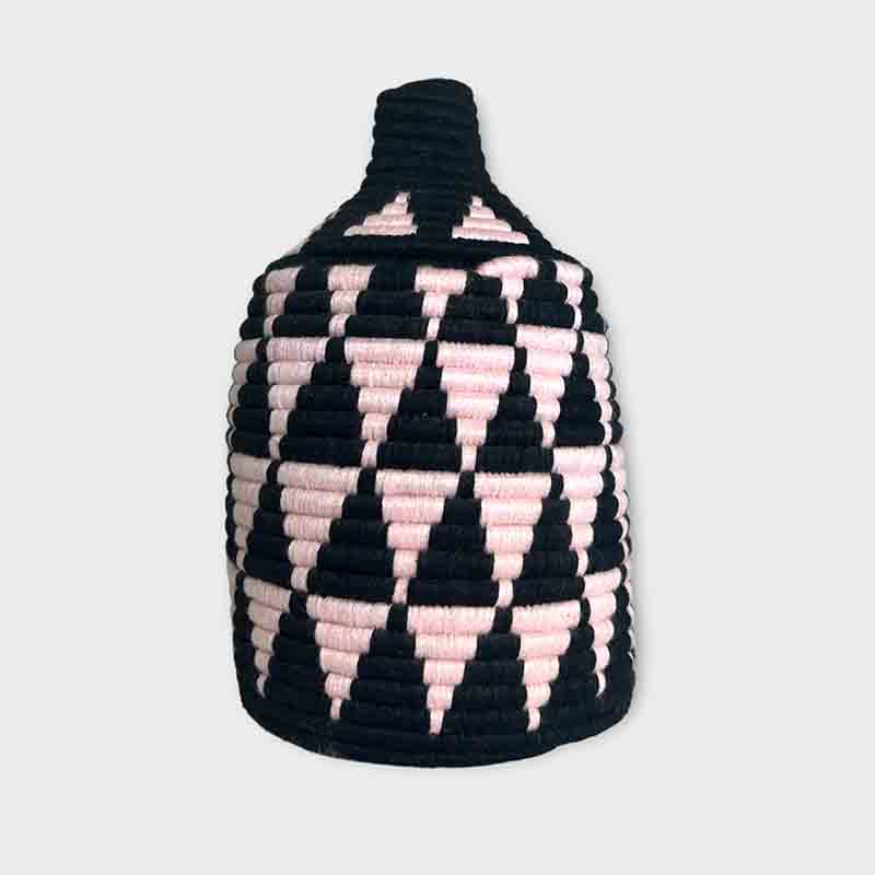 Triangle Berberkurv med trekantsmønster i rosa og sort