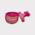 kleiner rosa Korb mit goldenem Muster