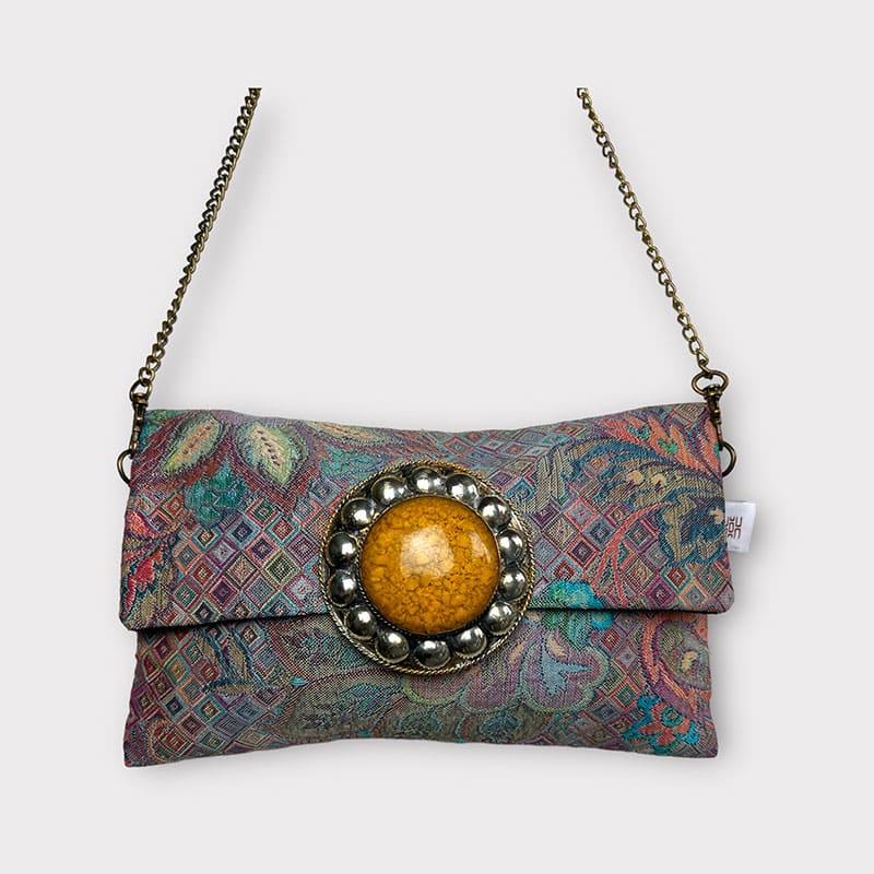 Lavender-håndtaske_3 Handbag with chain in violet patterned fabric