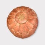Pouf marocain en cuir couleur noisette clair