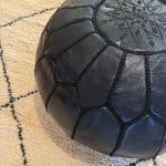 Marokkansk puf sort med sort syning