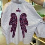 Chemise_ANGEL BERRY_M chemise à rayures vieux rose et blanc à manches longues et ailes d'ange cousues dans le dos
