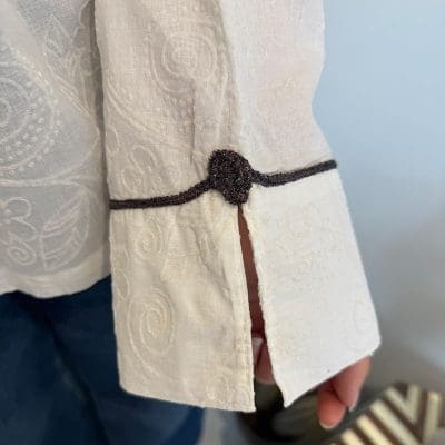Chemise Fleur de brise blanche à motif brodé