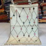 Moroccan beni ouarain_ANEZA with diamond-shaped pattern and small colored diamonds in pink and purple
