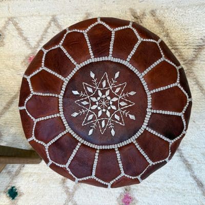 cognacfarvet puf i mini version