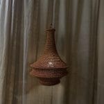 Hæklet lampe rust farvet i tre størrelser. Hæklet i nylon garn