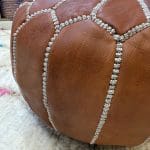 lysebrun puf i mini version