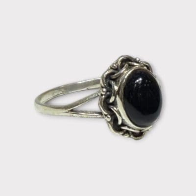 NOOR NOIR ring med sort onyx