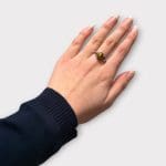 ring med smuk tigerøje sten