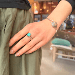 ring med rund vacker turkos sten